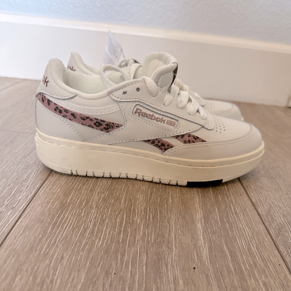 Reebok size 5 1/2 platform white sneakers